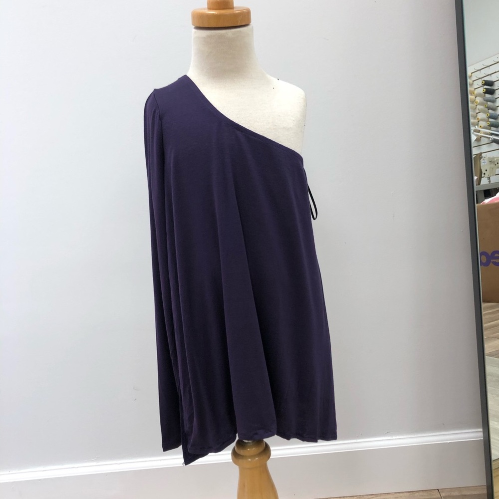 One shoulder top